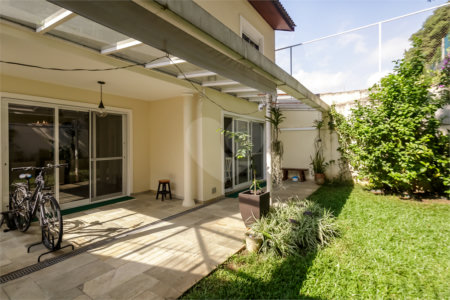Casa à venda com 4 quartos, sendo 2 suítes, em Chácara Monte Alegre, São Paulo, SP