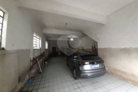 Vende-se: Sobrado no Cursino/Ipiranga, 2 Quartos, 2 Salas, 8 vagas de garagem!