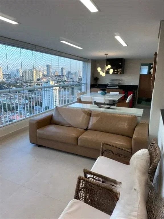 Aptº venda Mooca, 149m², andar alto, 4 dorms, 3 suítes, 2 vagas, varanda gourmet, ar condicionado.