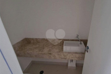 Apto com 159m² área útil com 3 suítes 2 vagas varanda gourmet e lazer completo.