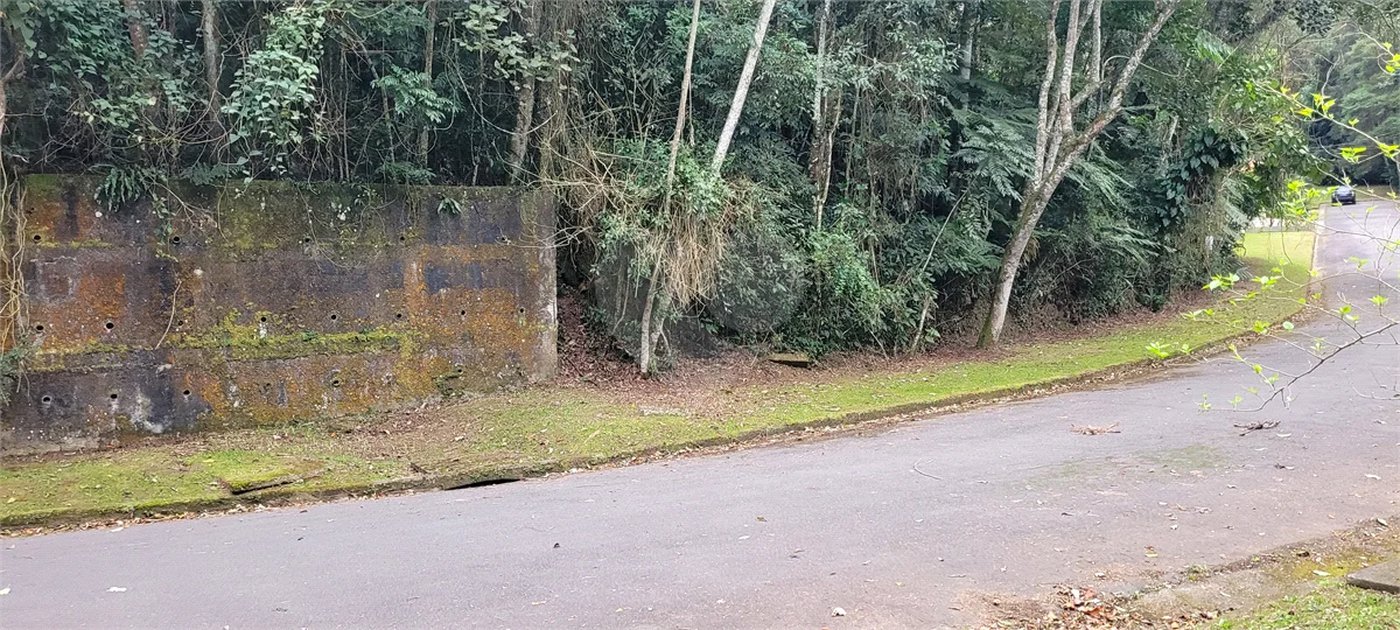Terreno à venda no condomínio Alpes da Cantareira, Mairiporã - SP