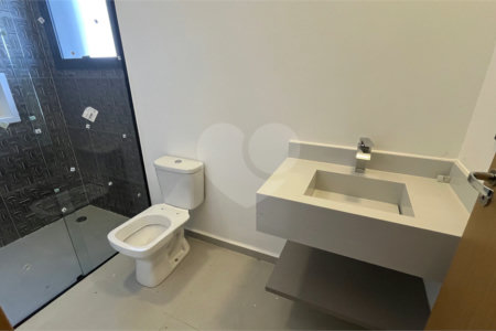 Casa Assobradada com 3 suítes na Vila Thais em Atibaia