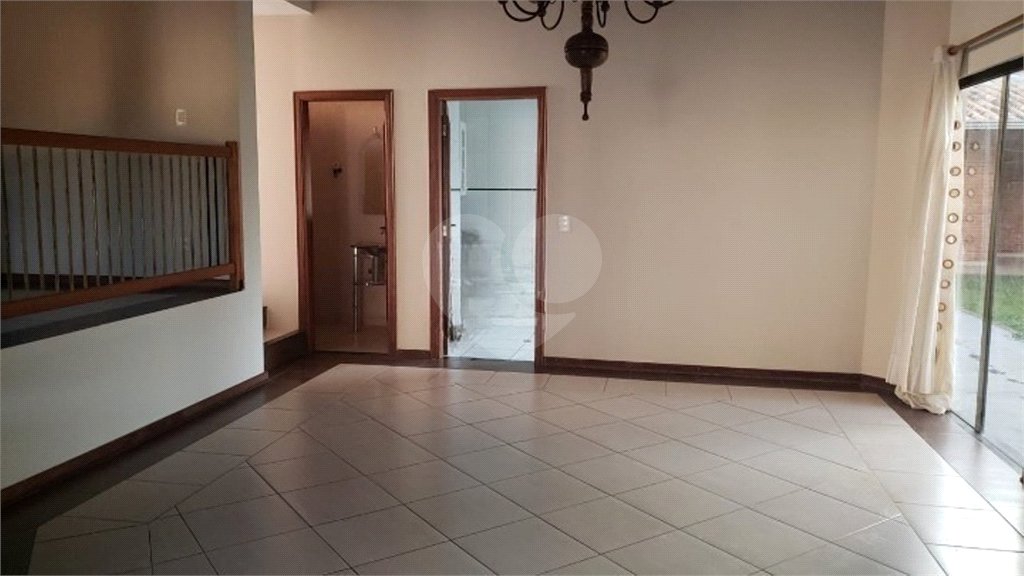 Casa com 4 Quartos para alugar - Residencial Samambaia