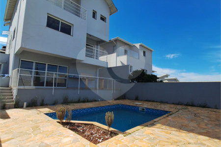 Casa a Venda no Condomínio Terras de São Francisco em Vinhedo/SP