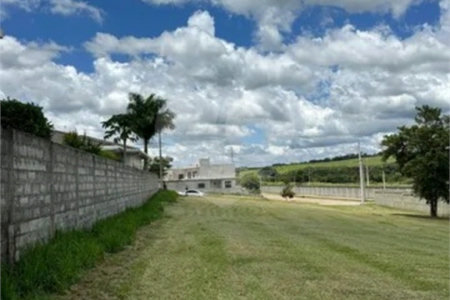 Terreno com 942m² no Condomínio 7 Lagos em Itatiba