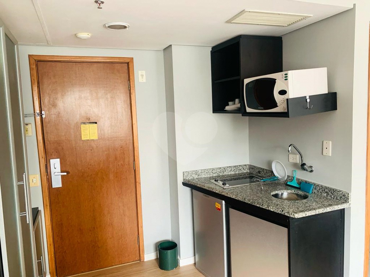 Flat mobiliado a venda na Bela Vista com 1 vaga de garagem .