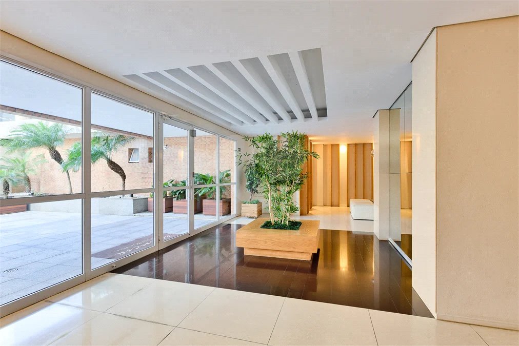 Apartamento à venda com 3 quartos, sendo 1 suíte, em Alto da Boa Vista, São Paulo, SP