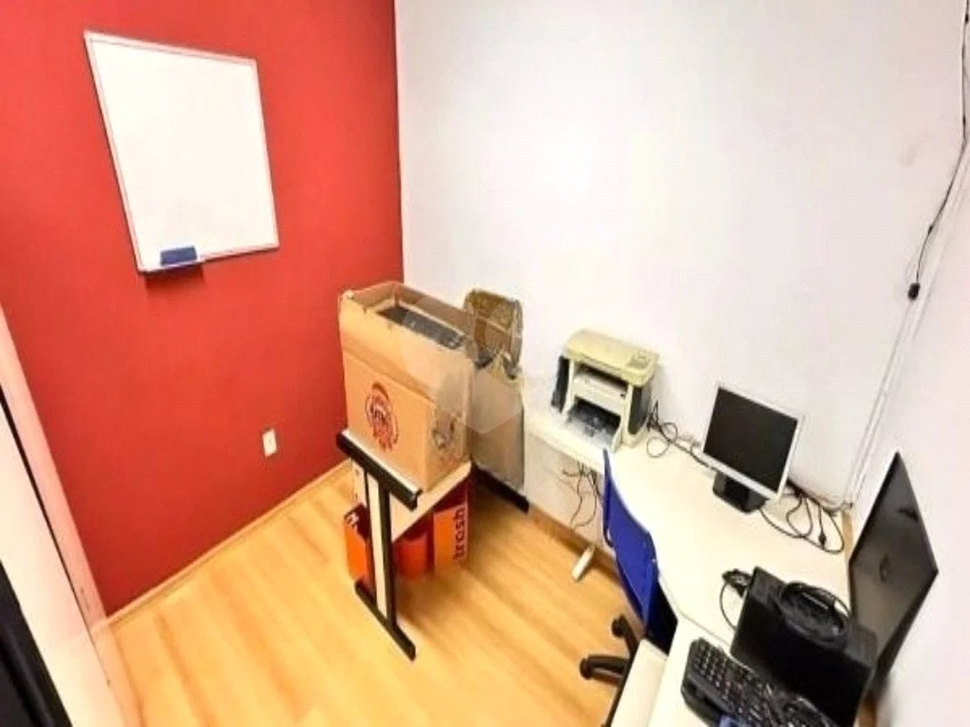 Prédio comercial com 322m², 8 salas, 3 banheiros, à venda no bairro Santo Antônio, São Caetano do Sul