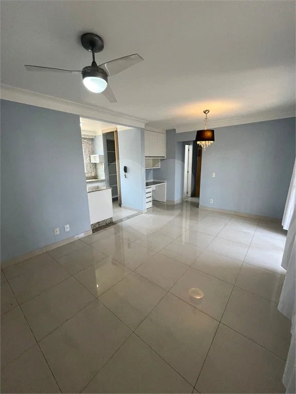 Apartamento 3 dormitórios no Avalon