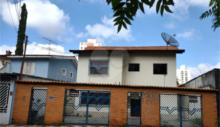 Sobrado à venda com 3 suítes em Jardim Vazani, São Paulo, SP