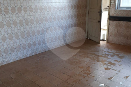 CASA RESIDENCIAL A VENDA E 3 LOJAS COMERCIAIS NO MESMO IMÓVEL