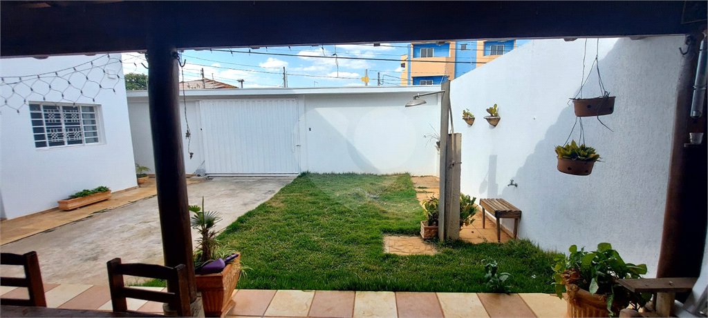 Casa à venda com 5 quartos, sendo 1 suíte, em Jardim Santa Paula, São Carlos, SP