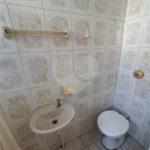 Ó TIMO CASA COM 3 QUARTOS E TERRAÇO EM CONTOMINIO FECHADO
