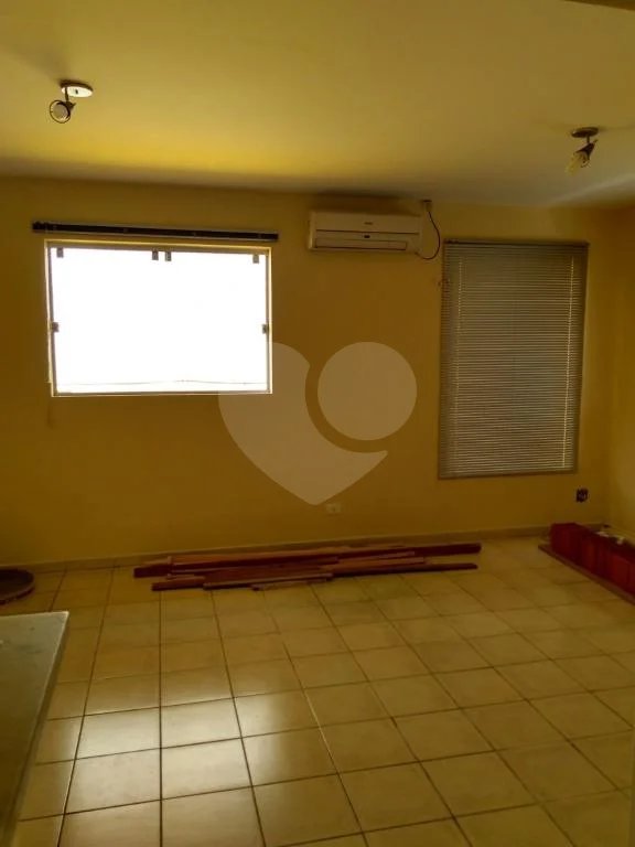 Imóvel Comercial para Venda ou Locação em ótima localização na Rua Palacete das Águias, 300.