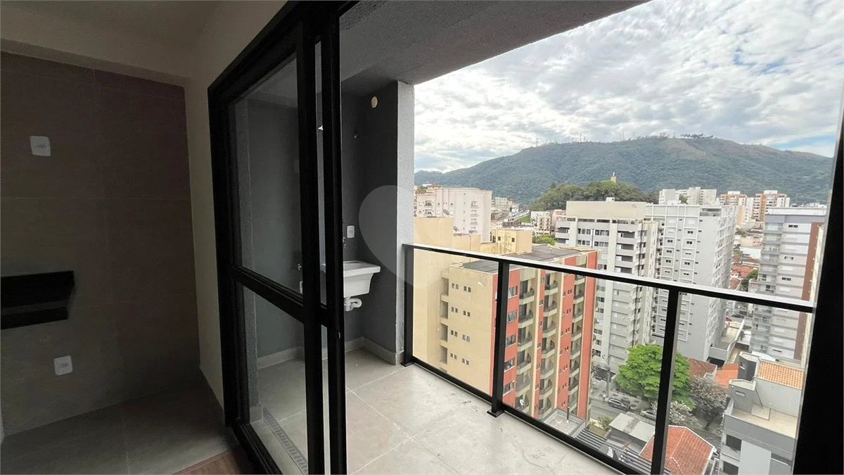 Apartamento à venda com 2 quartos, sendo 1 suíte, no Centro, Poços de Caldas - MG