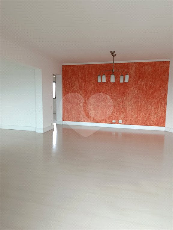 APARTAMENTO NO CAMPO BELO 137M² 3 DORMITÓRIOS