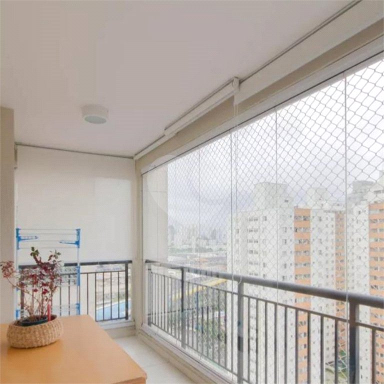 Apartamento no Ipiranga de 68m2 com 2 dorms, 1 suíte, 2 banheiros, 1 vaga. Estuda permuta.