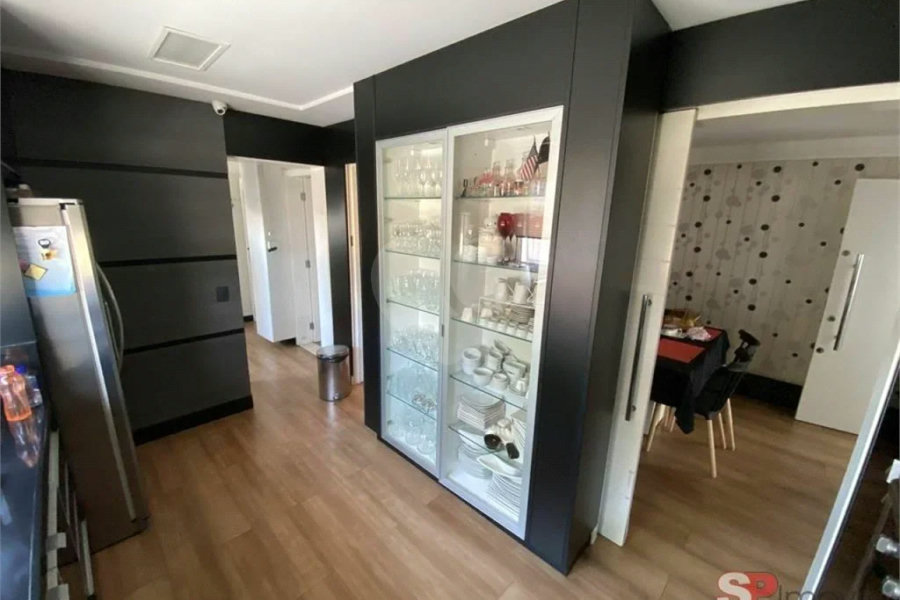 Apartamento lindíssimo com acabamento de qualidade e 04 suítes.