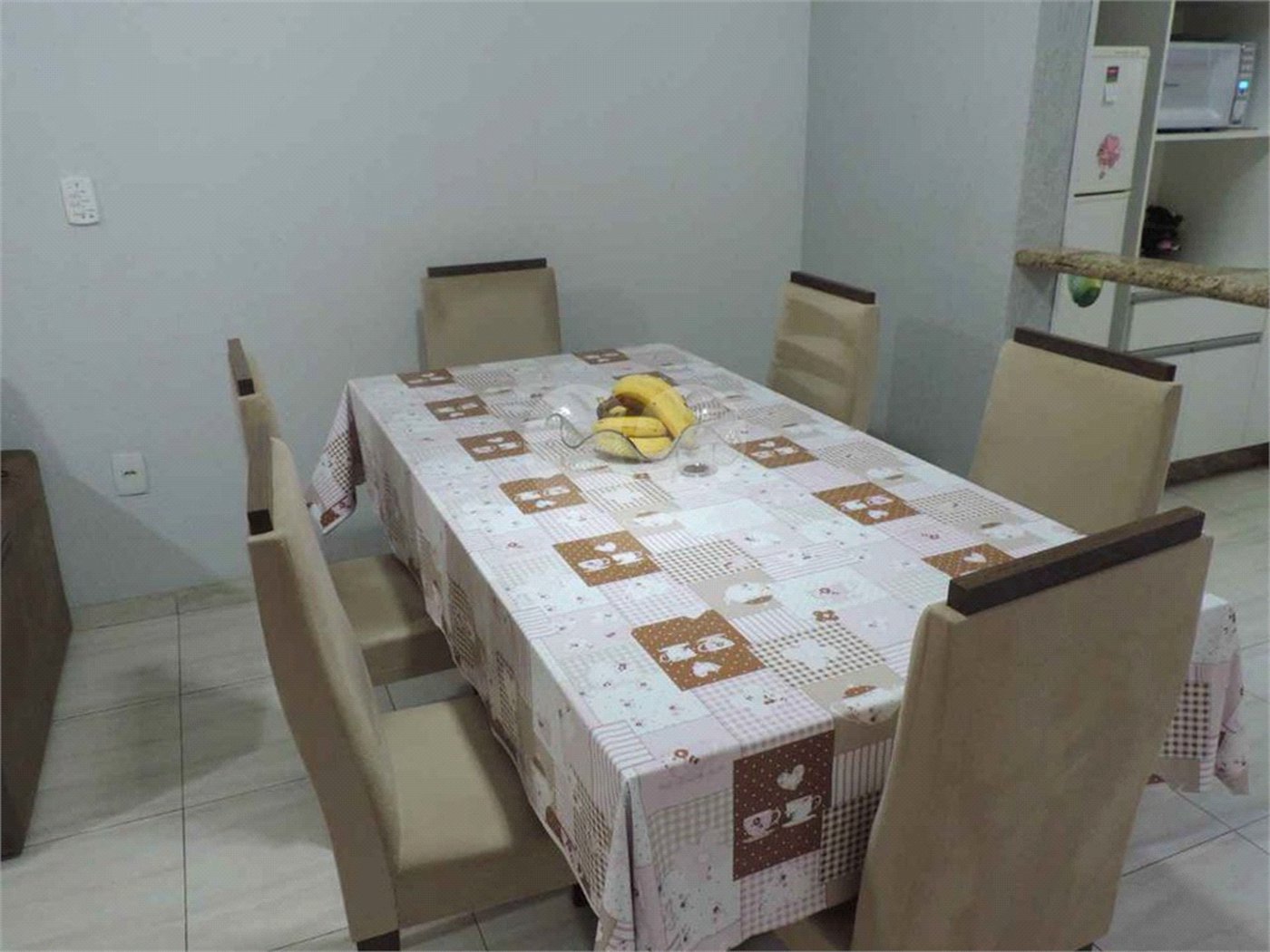 Casa Térrea com 2 dormitórios, sendo 1 suíte.