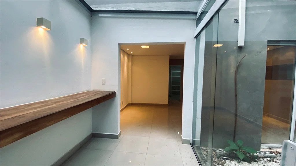 Casa à venda com 3 suítes no condomínio Vilas 2, São Paulo - SP