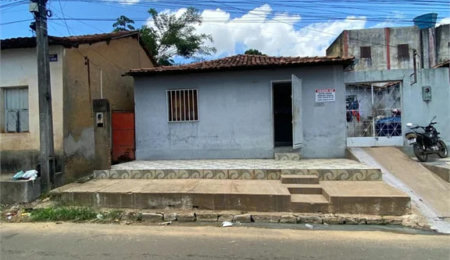 Casa à venda com 3 quartos no Centro, Balsas, MA