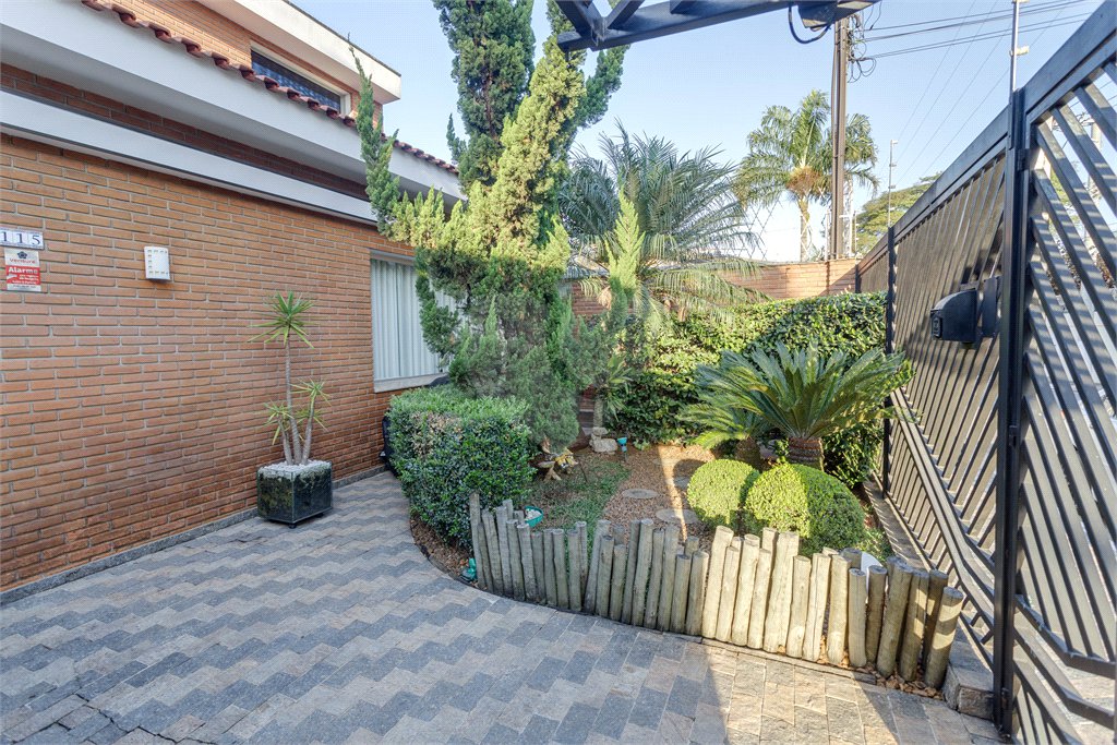 Casa à venda ou para alugar com 4 quartos, sendo 2 suítes, em Jardim Prudência, São Paulo, SP