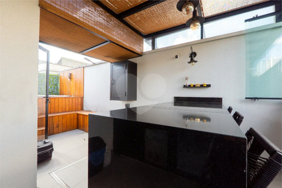 Casa em Condomínio | 98,40 m² | 2 Suítes | Rooftop com Jacuzzi | 2 Vagas | Porteira Fechada
