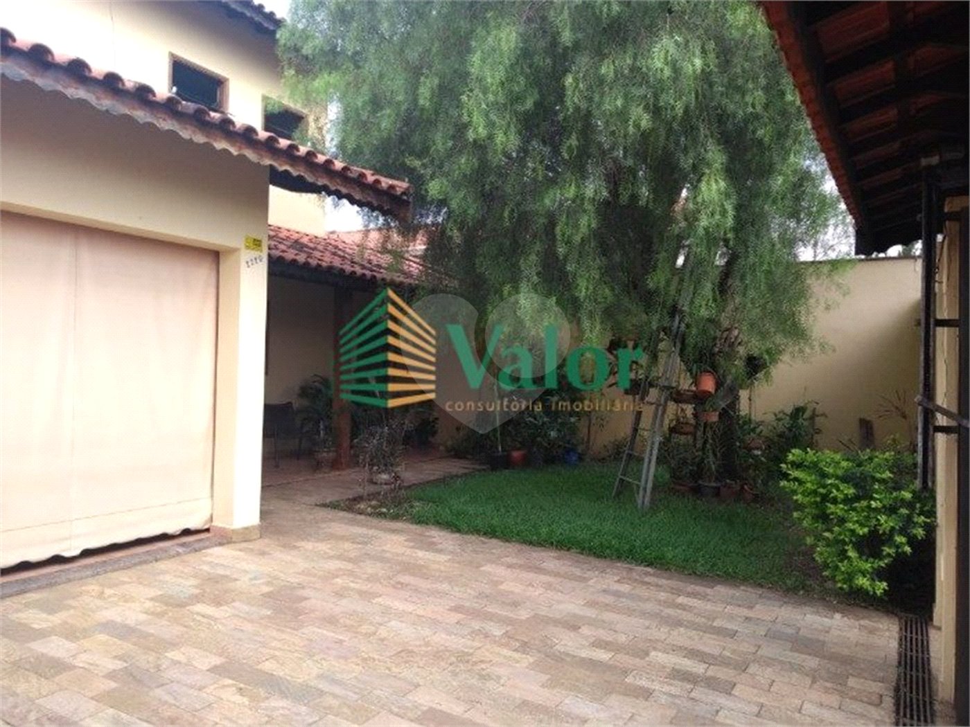 Sobrado á venda no Residencial Jardim Brasil