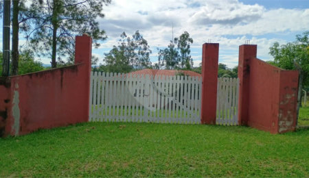 Chácara à venda com 3 quartos, sendo 1 suíte,  no Centro, São Pedro, SP