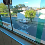?Oportunidade Única em São Carlos: Salão Comercial + Casa Independente nos Fundos – Ideal para Investidores!