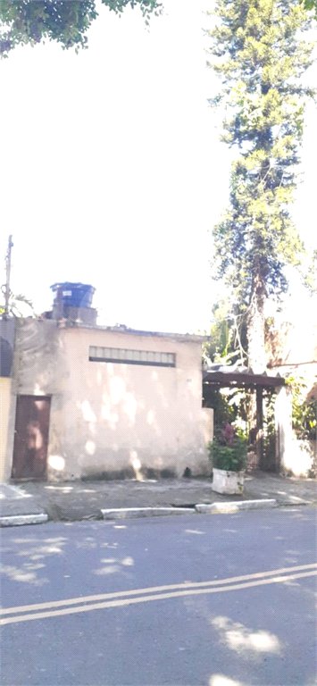 Casa Térrea Ampla com 4 Dormitórios, Suíte e Quintal à Apenas 15 Minutos do Estação Tatuapé.