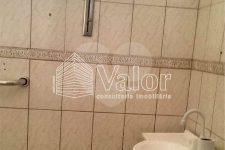 Casa em excelente localização na Vila Prado á venda.
