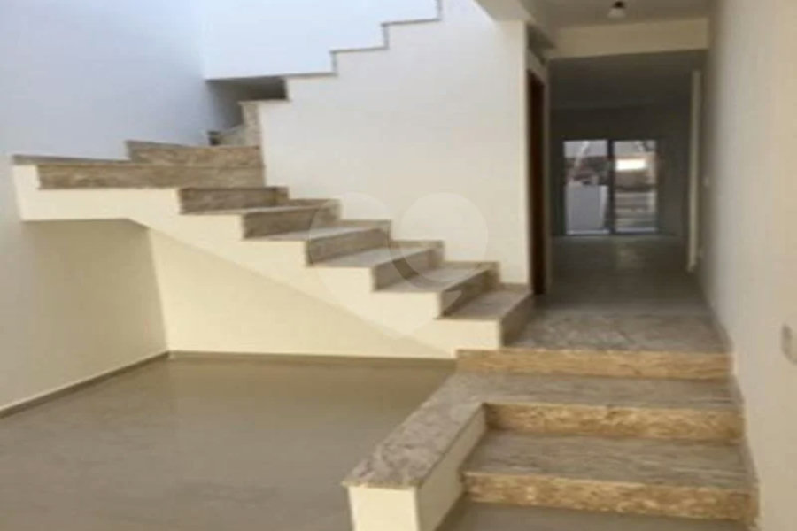 Sobrado novo nunca habitado.