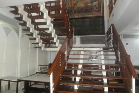 Casa comercial à venda na Rua Treze de Maio