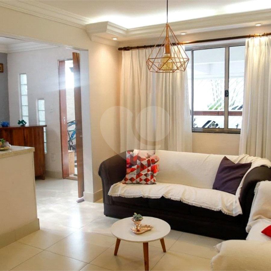 Casa à venda com 222m², 3 quartos e 2 vagas
