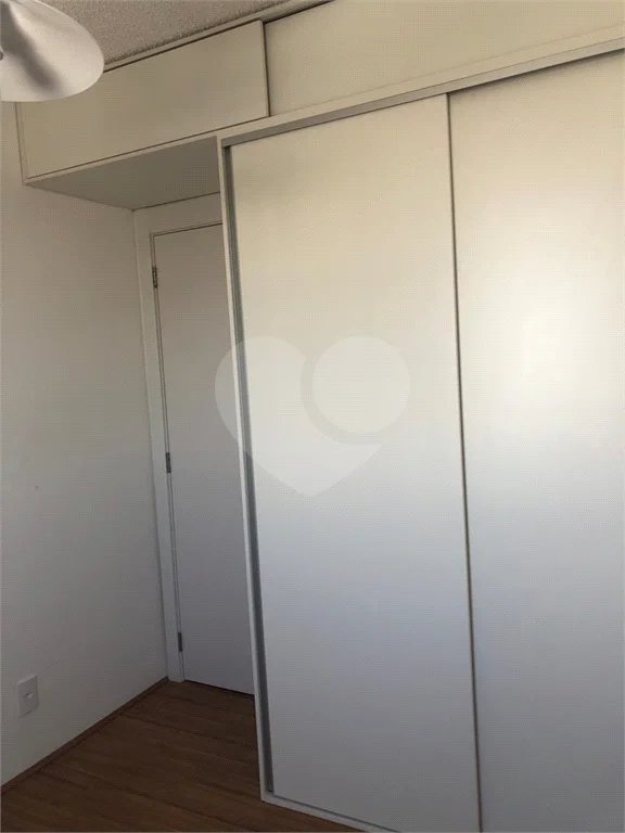 Apartamento com 1 Quarto e 1 banheiro à Venda, 30 m².