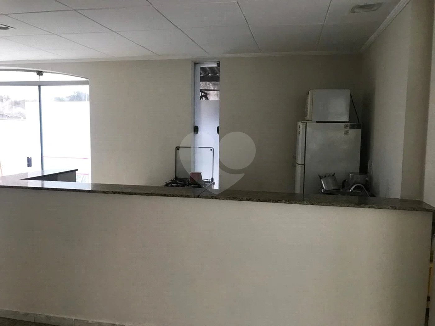 Espaço e Segurança no Bom Retiro: Apartamento de 100 m² com Infraestrutura Completa