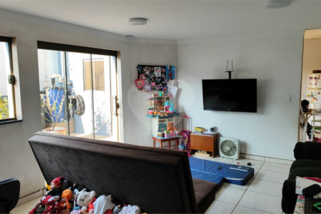 Casa à Venda – 4 Quartos, 1 Suíte – Vila Prado