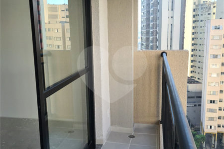 Apartamento à venda na Bela Vista de 24m2 com 1 dormitórios e sem vagas.Estuda Permuta.
