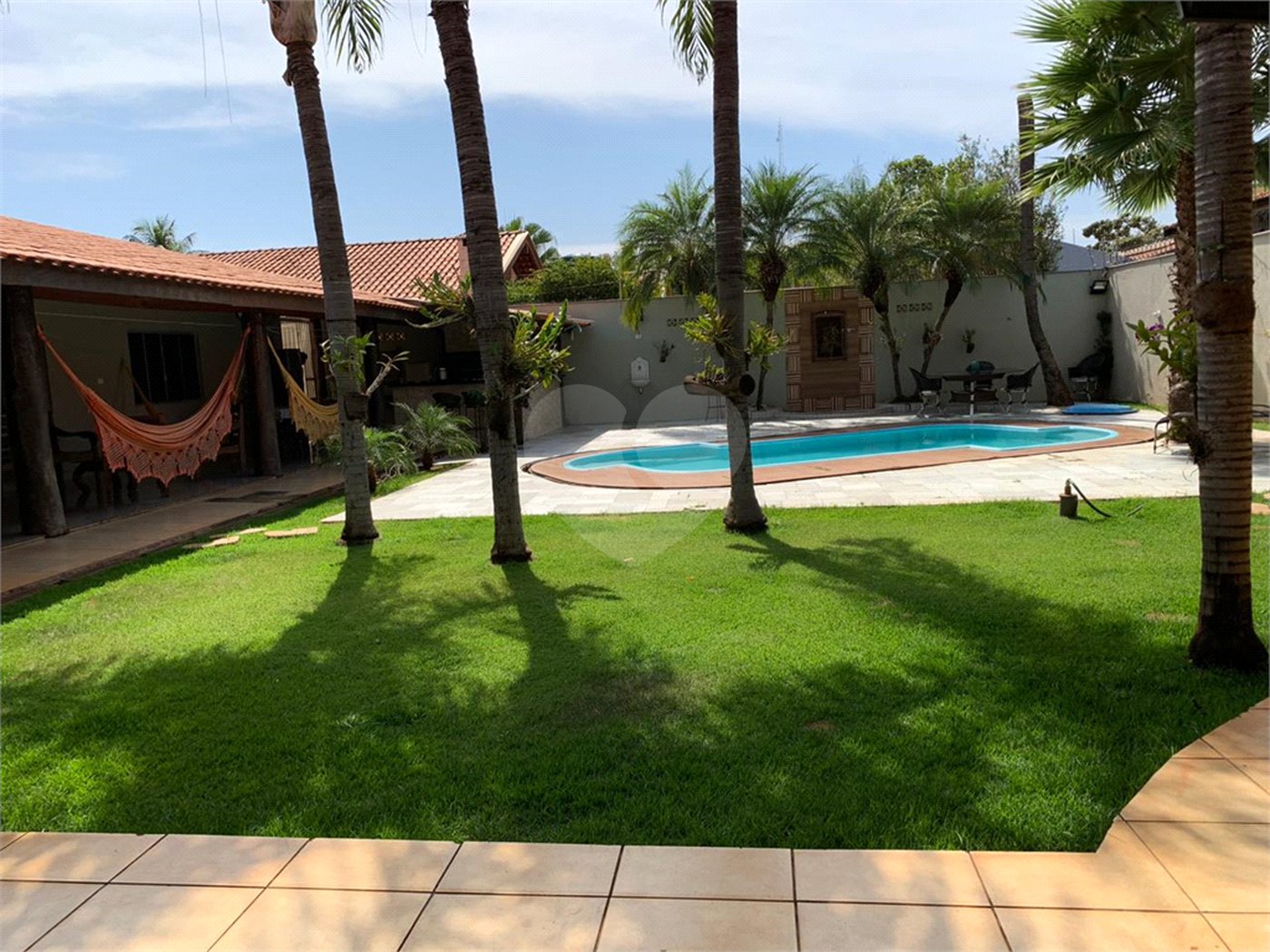 Casa à venda com 4 quartos, sendo 3 suítes, em Santos Dumont, Três Lagoas - MS