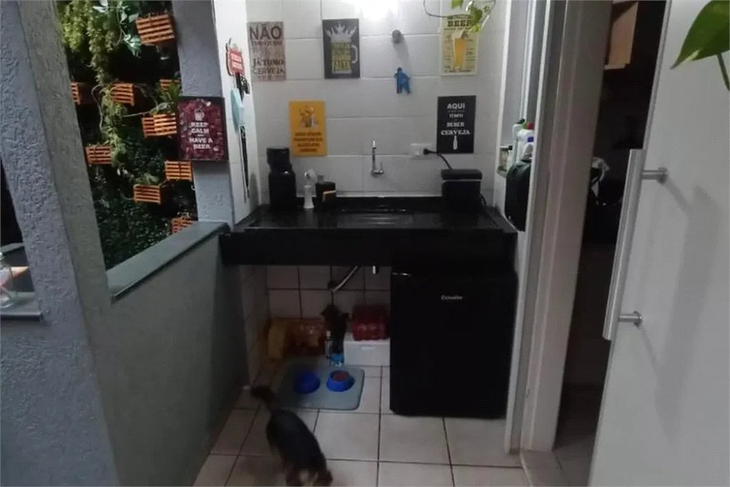 Lindo sobrado a venda em condomínio fechado, no Jardim das Palmas, com 3 dormitórios, sendo uma suíte