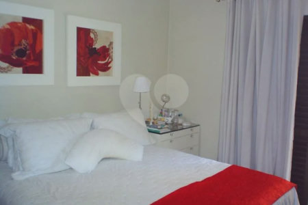 Apartamento á venda na Vila Olímpia de 156m² com 3 dormitórios, 1 suíte e 2 vagas.