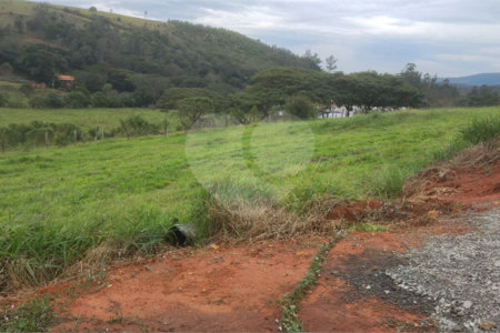 Terrenos de 300 metros em condomínio fechado e prontos para construir na região de Atibaia