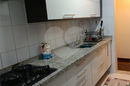 Apartamento na Região da Mooca. Excelente Localização com 3 Dormitórios sendo 1 Suíte e 2 Vagas de Garagem