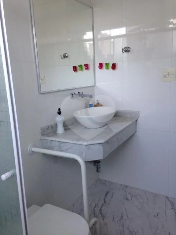 Apartamento à venda na Santa Cecília.