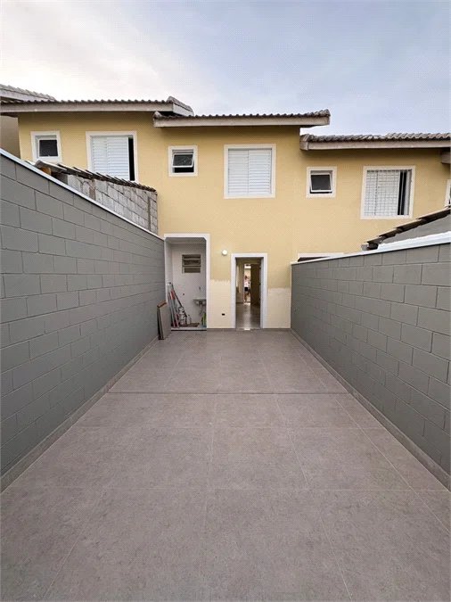 Casa à venda com 2 quartos no condomínio Residencial Ilha de Malta,255, Cotia - SP