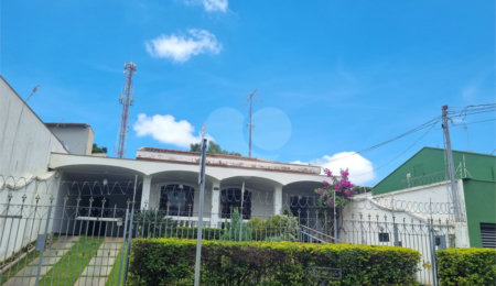 Casa à venda com 4 quartos, sendo 1 suíte,  em Centreville, São Carlos, SP