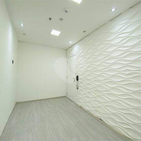 Oportunidade de Investimento - Sala com varanda no 150 Trade Anchieta 43 m²!