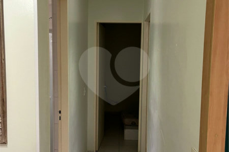 Avenida Tiradentes apartamento no térreo
