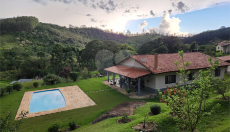 Chácara à venda com 3 quartos, sendo 1 suíte,  em Penha, Bragança Paulista, SP